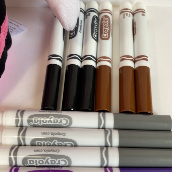 CRAYOLA PLUSH CRAYON WITH CRAYOLA MARKERS - Picture 14 of 17